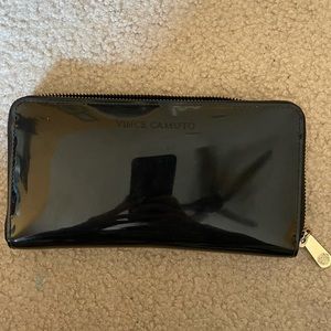 VINCE CAMUTO wallet